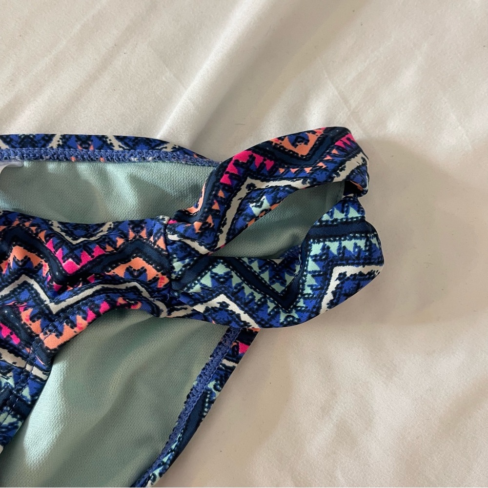 Bikini Bundle - Picture 4 of 9